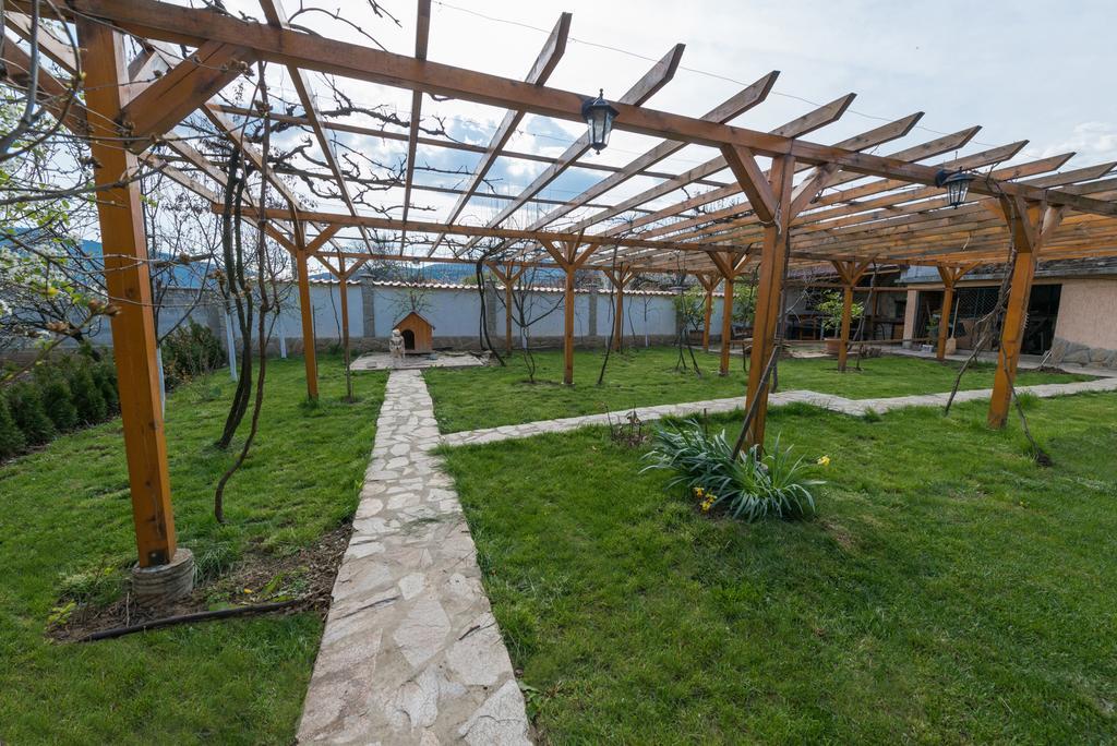 Marinovata Kashta Guest House Preslava Exterior foto