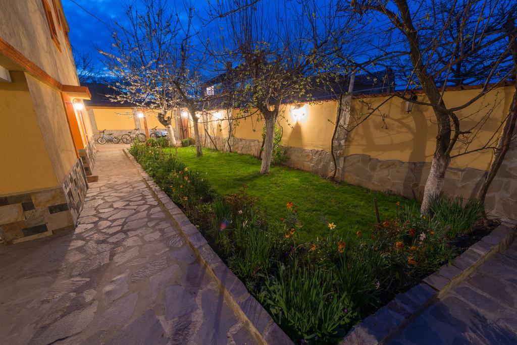 Marinovata Kashta Guest House Preslava Exterior foto