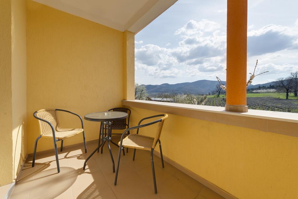 Marinovata Kashta Guest House Preslava Exterior foto